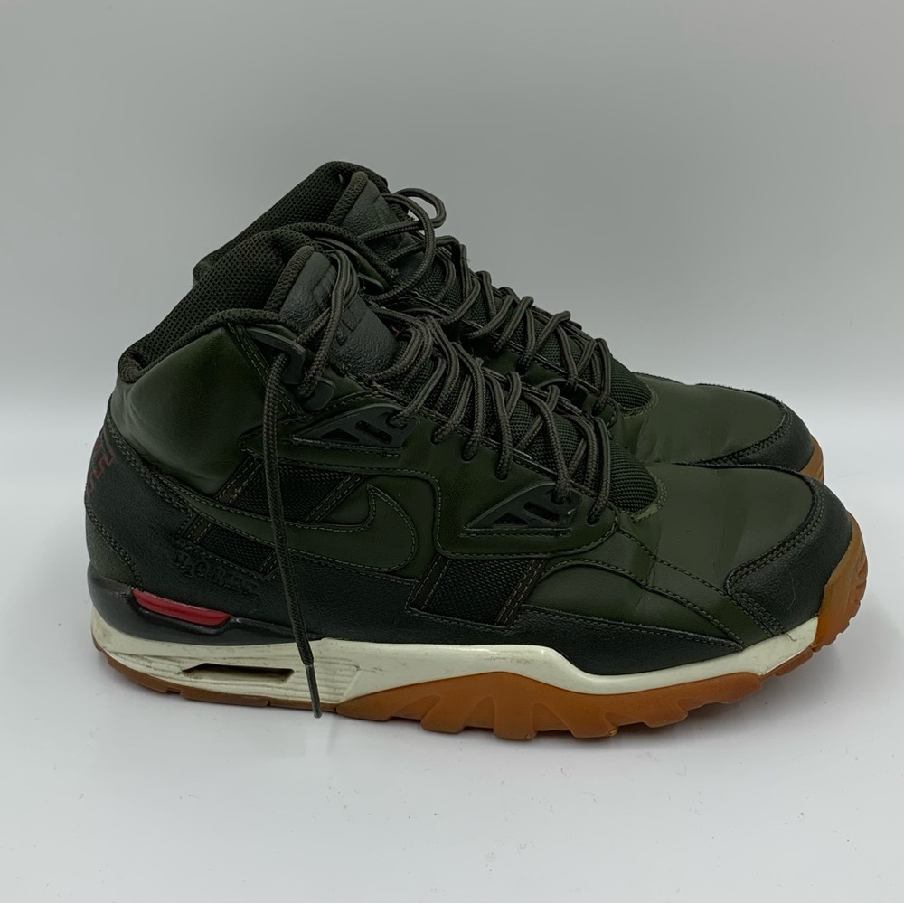 Nike sneakers size 9.5